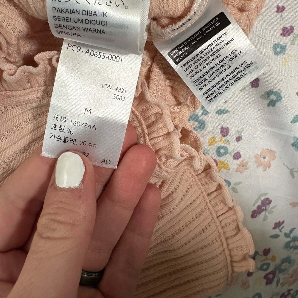 Levi’s- Pink Ribbed Button Up - Picture 8 of 8